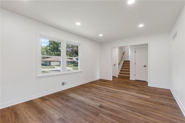 1006 Orrington Place, Lee's Summit, MO 64081