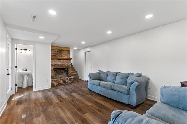 1006 Orrington Place, Lee's Summit, MO 64081