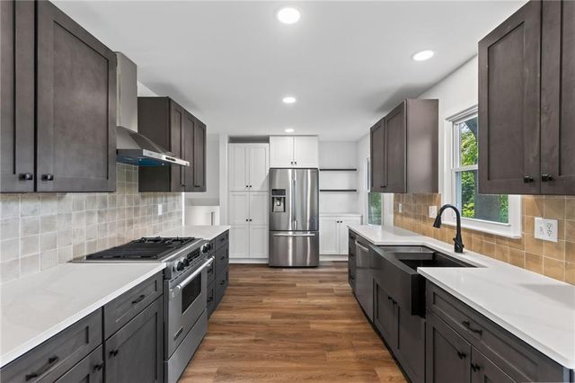1006 Orrington Place, Lee's Summit, MO 64081