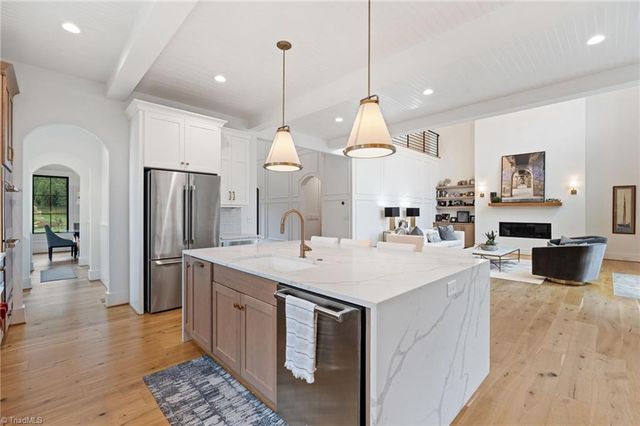 1223 Maple Chase Lane, Winston-salem, NC 27106