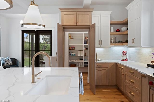1223 Maple Chase Lane, Winston-salem, NC 27106