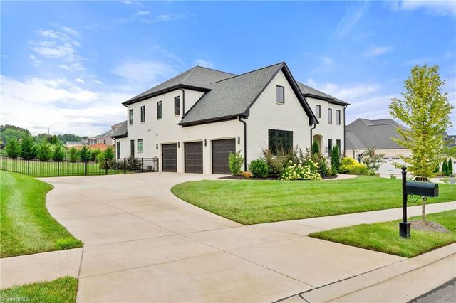 1223 Maple Chase Lane, Winston-salem, NC 27106