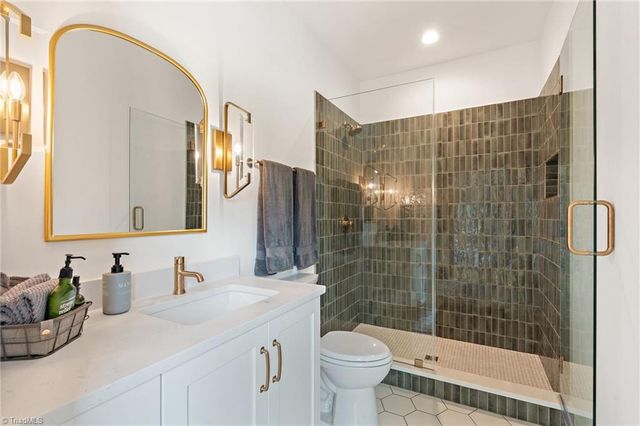 1223 Maple Chase Lane, Winston-salem, NC 27106