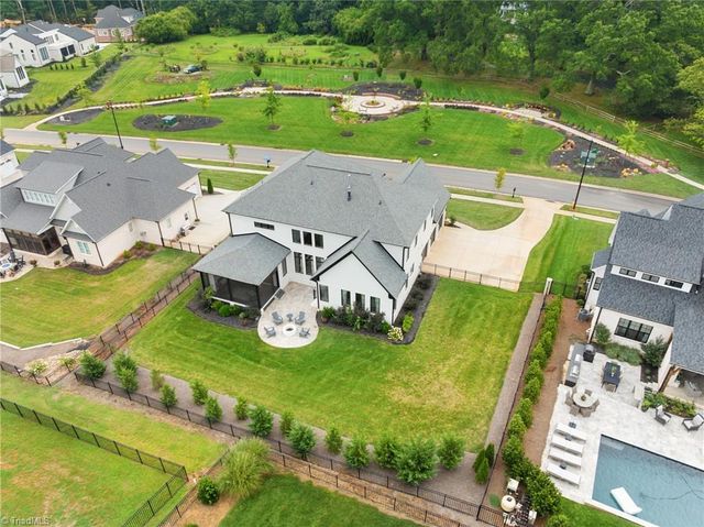 1223 Maple Chase Lane, Winston-salem, NC 27106