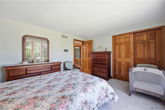 5680 Kippen Drive, Clarence, NY 14051