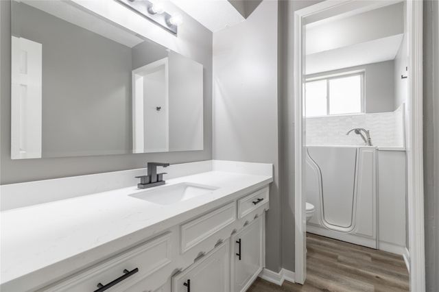 4102 Longhorn Drive, Baytown, TX 77521