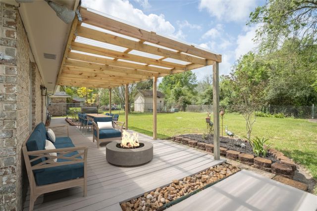 4102 Longhorn Drive, Baytown, TX 77521