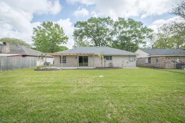 4102 Longhorn Drive, Baytown, TX 77521