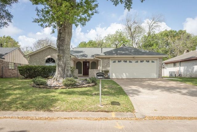 4102 Longhorn Drive, Baytown, TX 77521