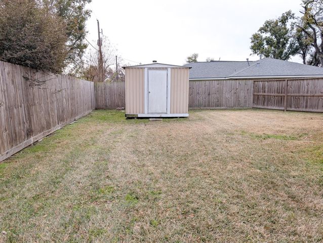 1734 Knightwick Drive, Houston, TX 77008