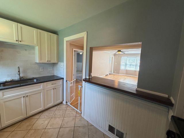 210 E Madison Street, Lombard, IL 60148
