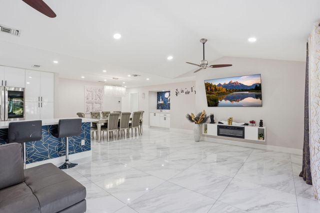 23451 SW 55th Avenue B, Boca Raton, FL 33433