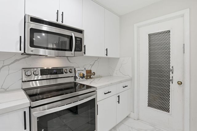 23451 SW 55th Avenue B, Boca Raton, FL 33433