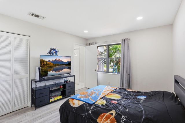 23451 SW 55th Avenue B, Boca Raton, FL 33433