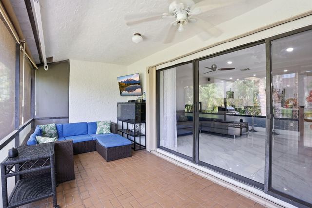 23451 SW 55th Avenue B, Boca Raton, FL 33433