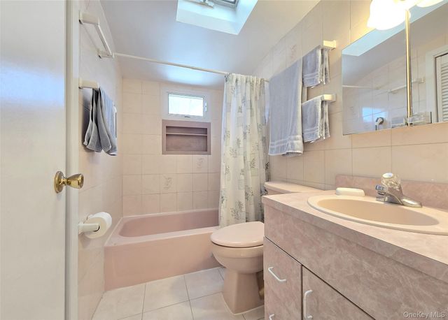 15 Mountain Street, Ronkonkoma, NY 11779