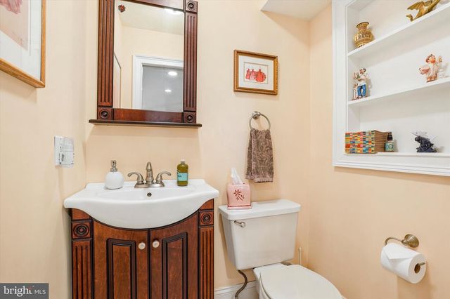 1900 GIBSON DR, Hatboro, PA 19040