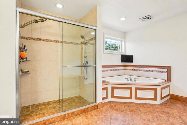1900 GIBSON DR, Hatboro, PA 19040