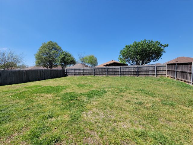 1815 Brookwood Drive, Terrell, TX 75160