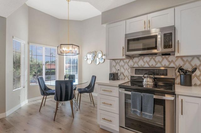 704 Vista Lago N, Palm Desert, CA 92211