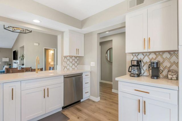 704 Vista Lago N, Palm Desert, CA 92211