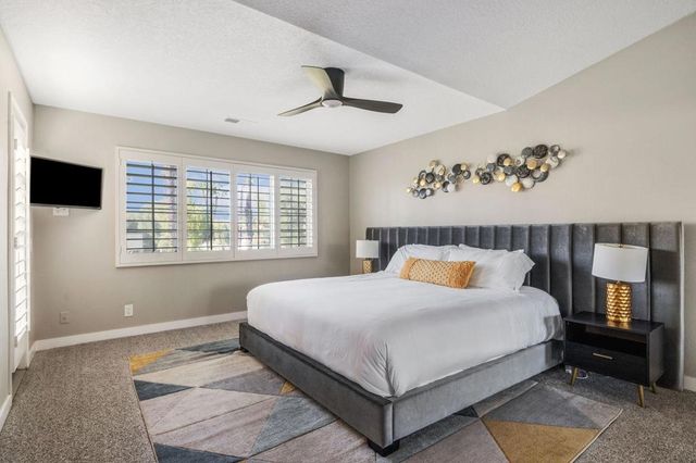 704 Vista Lago N, Palm Desert, CA 92211