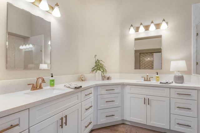704 Vista Lago N, Palm Desert, CA 92211