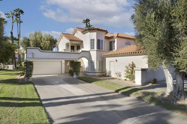 704 Vista Lago N, Palm Desert, CA 92211