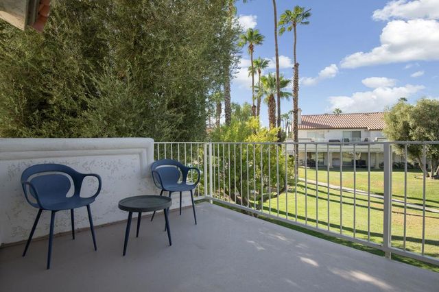 704 Vista Lago N, Palm Desert, CA 92211