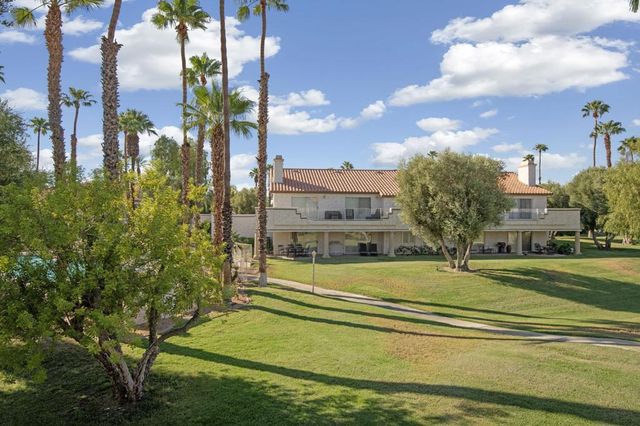 704 Vista Lago N, Palm Desert, CA 92211