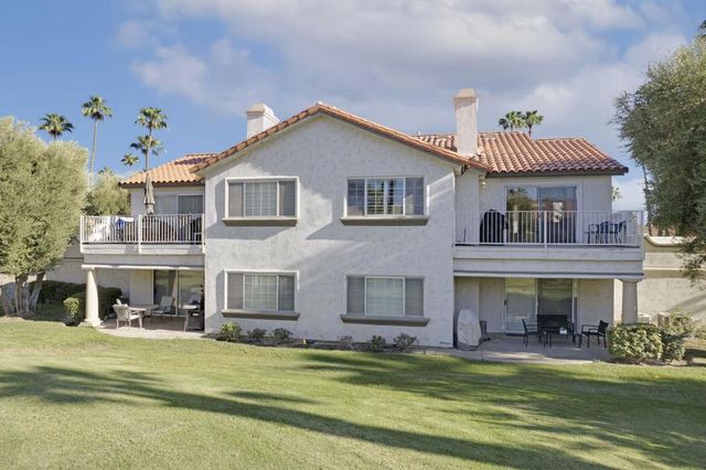 704 Vista Lago N, Palm Desert, CA 92211