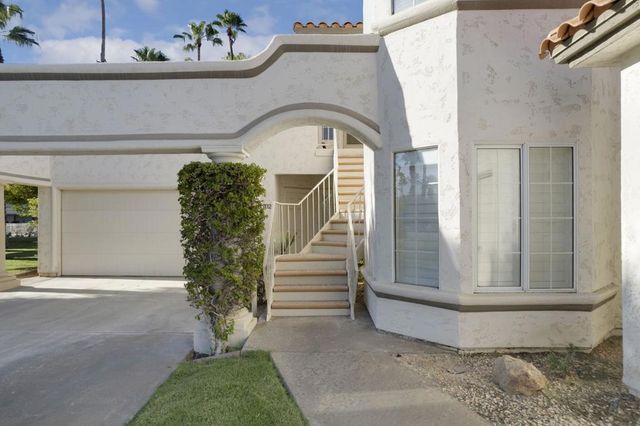 704 Vista Lago N, Palm Desert, CA 92211
