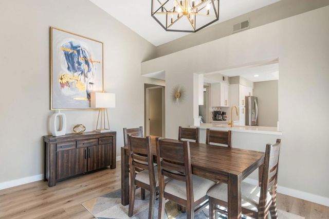 704 Vista Lago N, Palm Desert, CA 92211