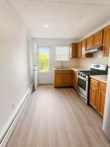 45 Hampton Road, Marlboro, NY 12542