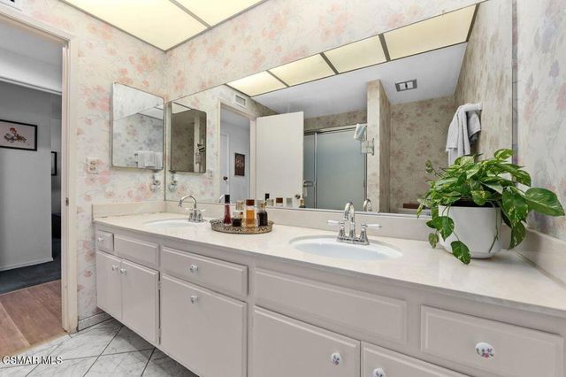 17701 Corinthian Drive, Encino, CA 91316