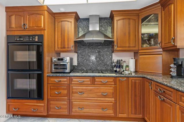 17701 Corinthian Drive, Encino, CA 91316