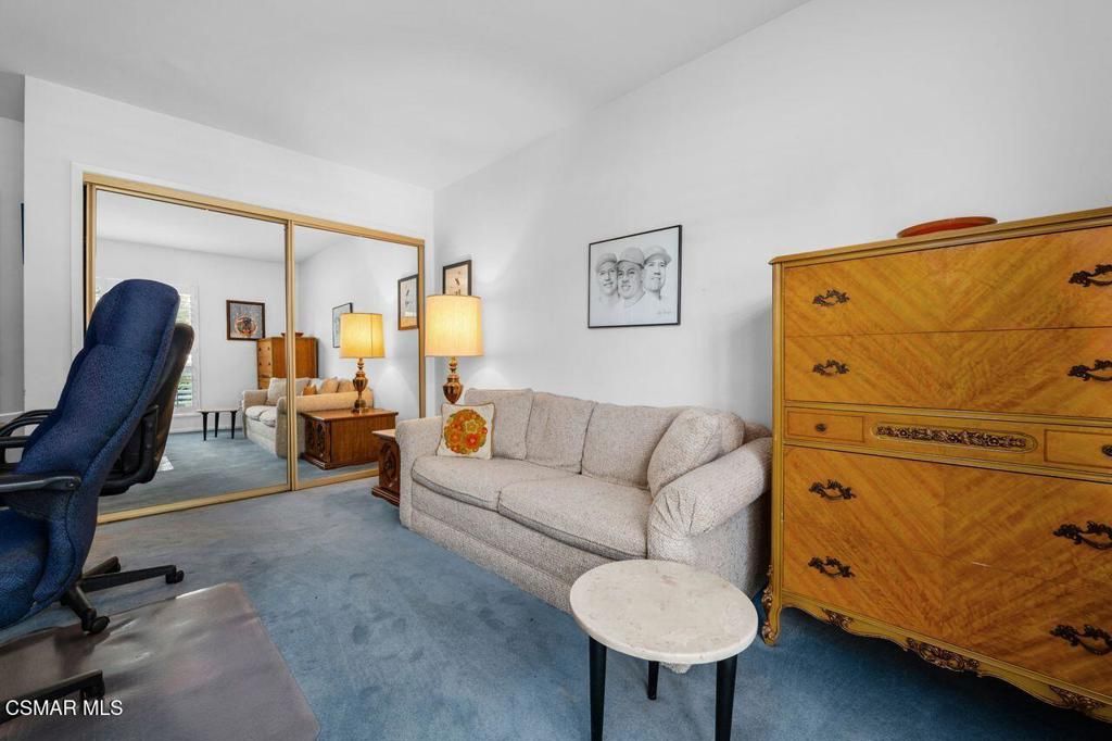 Image 26 of property listing at 17701 Corinthian Drive, Encino, CA 91316