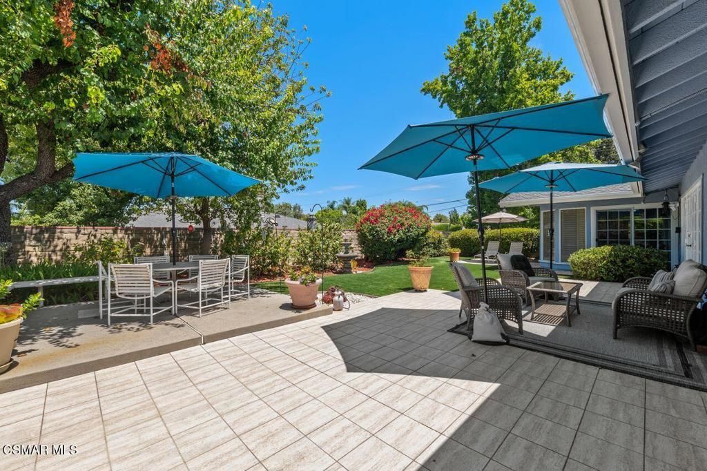Image 28 of property listing at 17701 Corinthian Drive, Encino, CA 91316