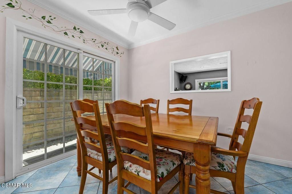 Image 8 of property listing at 17701 Corinthian Drive, Encino, CA 91316