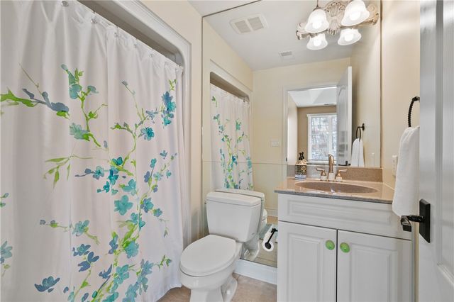 470 Four Lakes Dr, Adams Twp, PA 15044