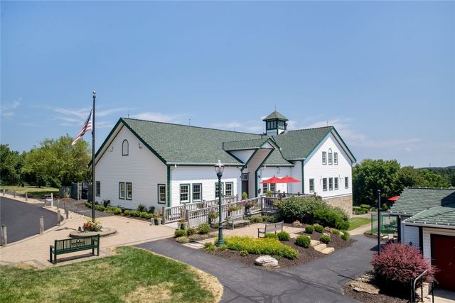 470 Four Lakes Dr, Adams Twp, PA 15044