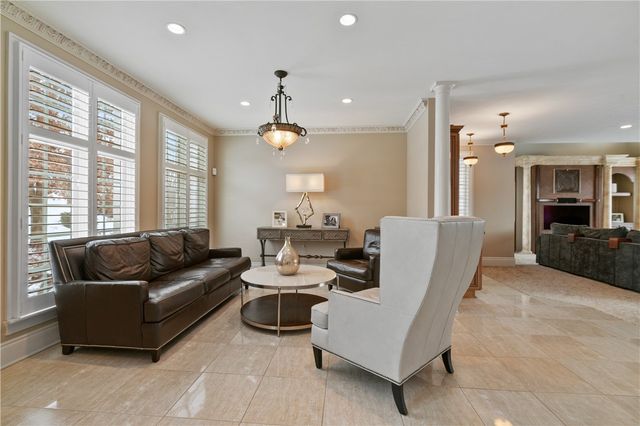 470 Four Lakes Dr, Adams Twp, PA 15044