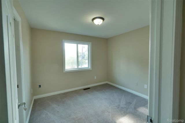 61 Narrin Street N, Ortonville Village, MI 48462