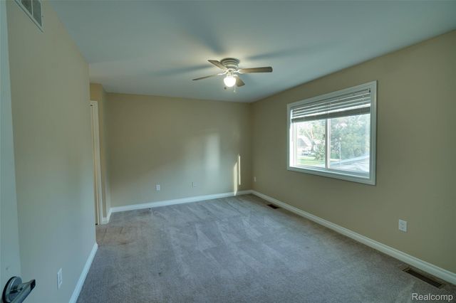 61 Narrin Street N, Ortonville Village, MI 48462