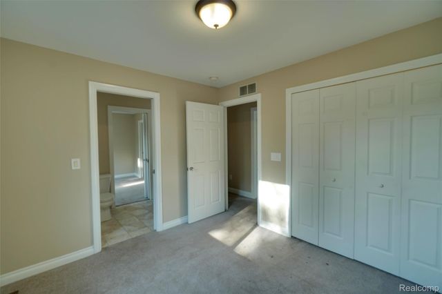 61 Narrin Street N, Ortonville Village, MI 48462