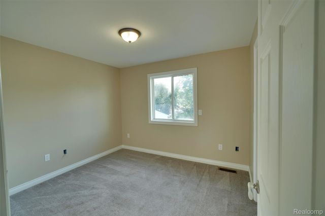 61 Narrin Street N, Ortonville Village, MI 48462