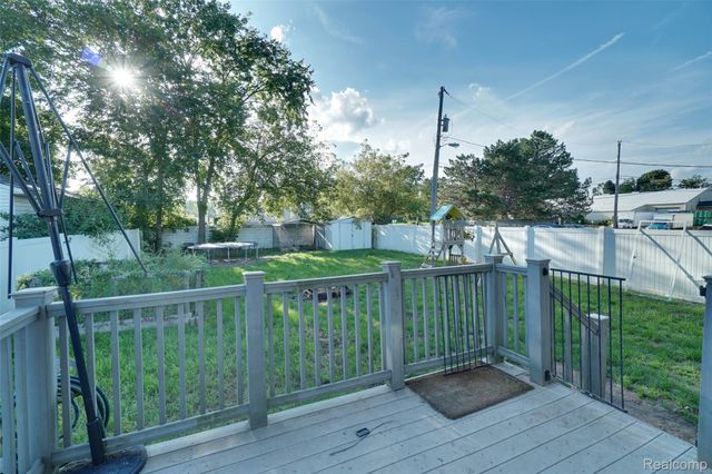 61 Narrin Street N, Ortonville Village, MI 48462