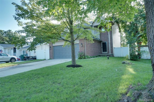 61 Narrin Street N, Ortonville Village, MI 48462