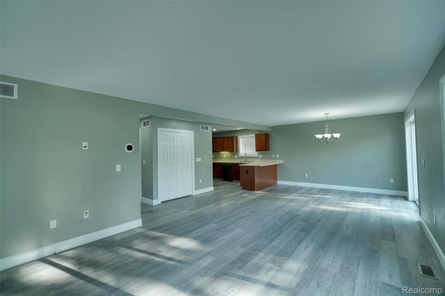 61 Narrin Street N, Ortonville Village, MI 48462