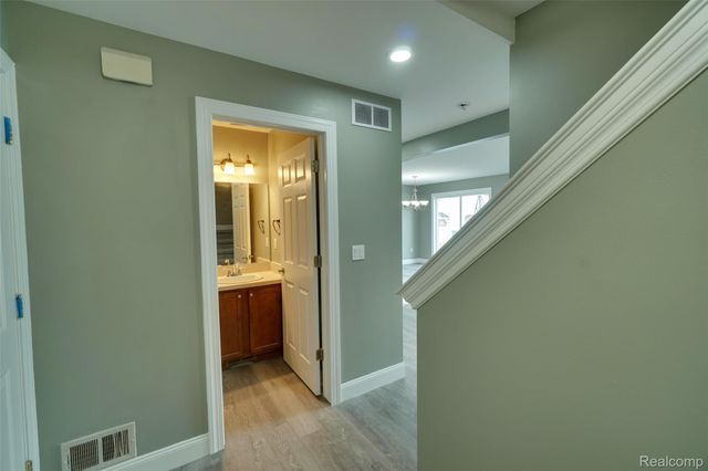 61 Narrin Street N, Ortonville Village, MI 48462